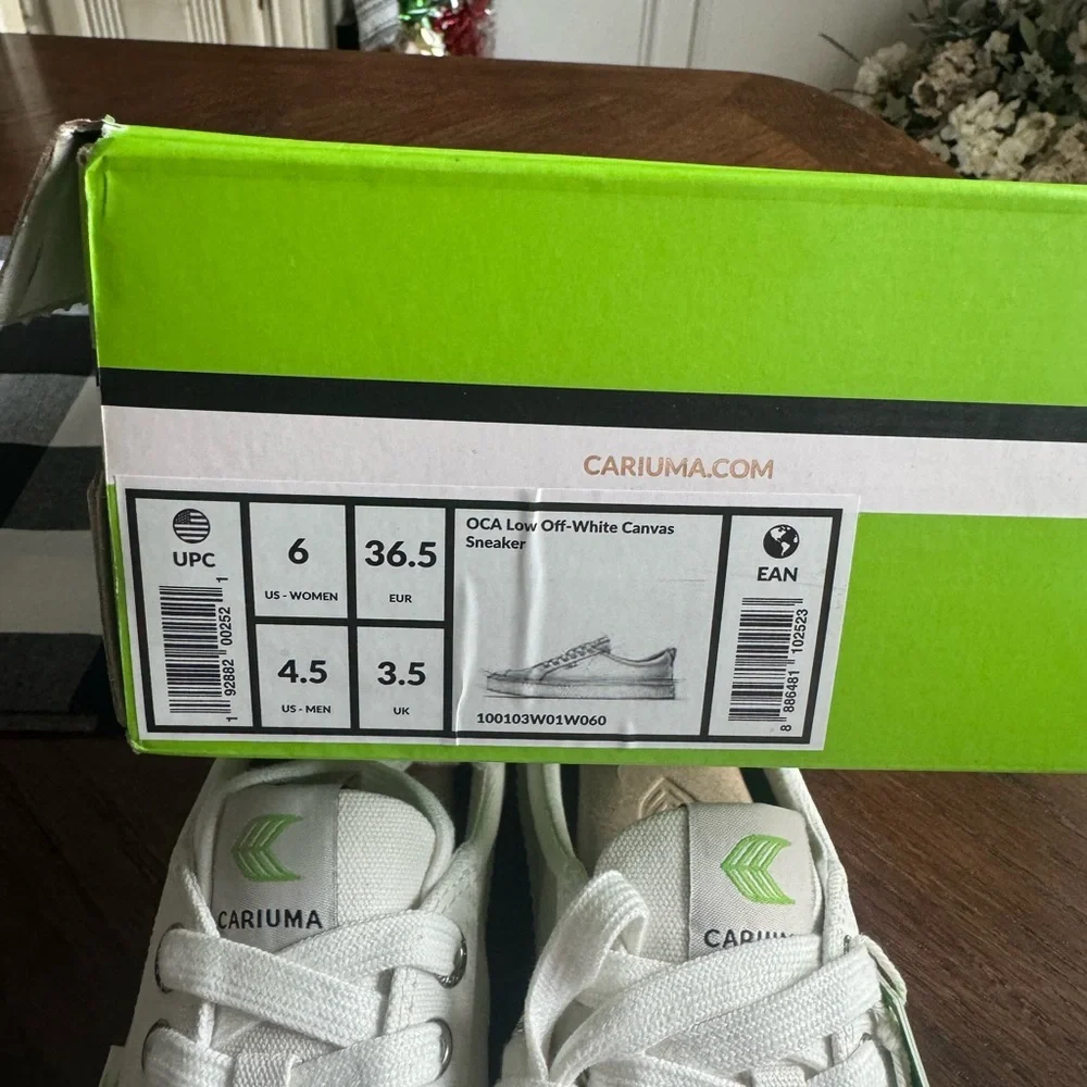 Cariuma OCA‎ Low Off-White Canvas Sneaker